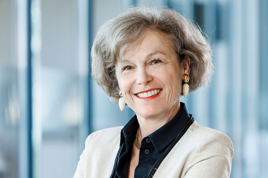 Portrait der ZFV- Verwaltungsratspräsidentin Esther von Ziegler im Stadion Letzigrund