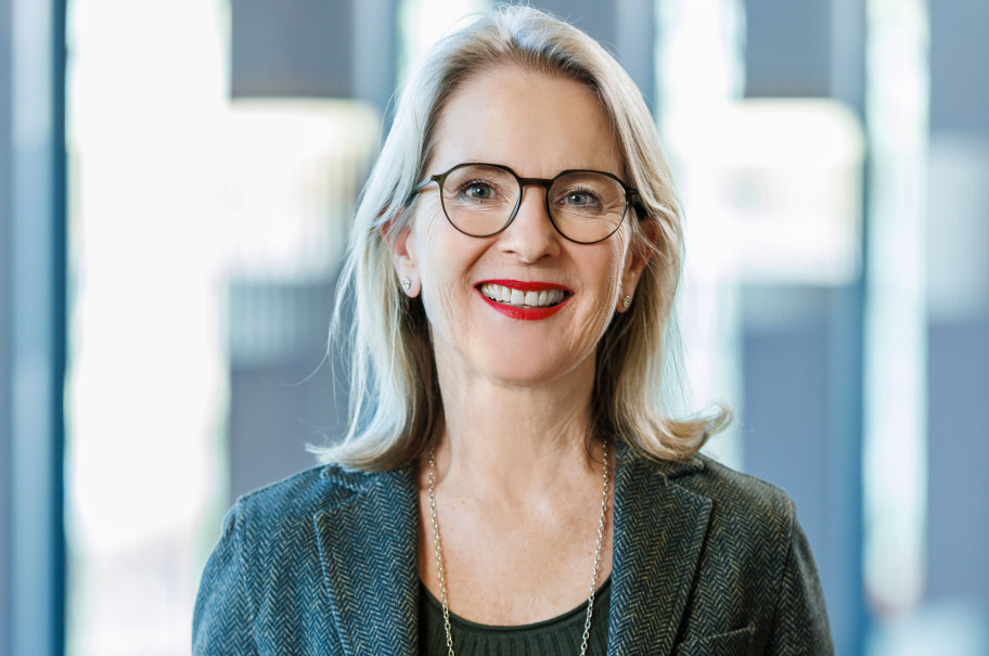 Portrait der Viepräsidentin des ZFV Verwaltungsrats Maja Bauer-Balmelli im Stadion Letzigrund