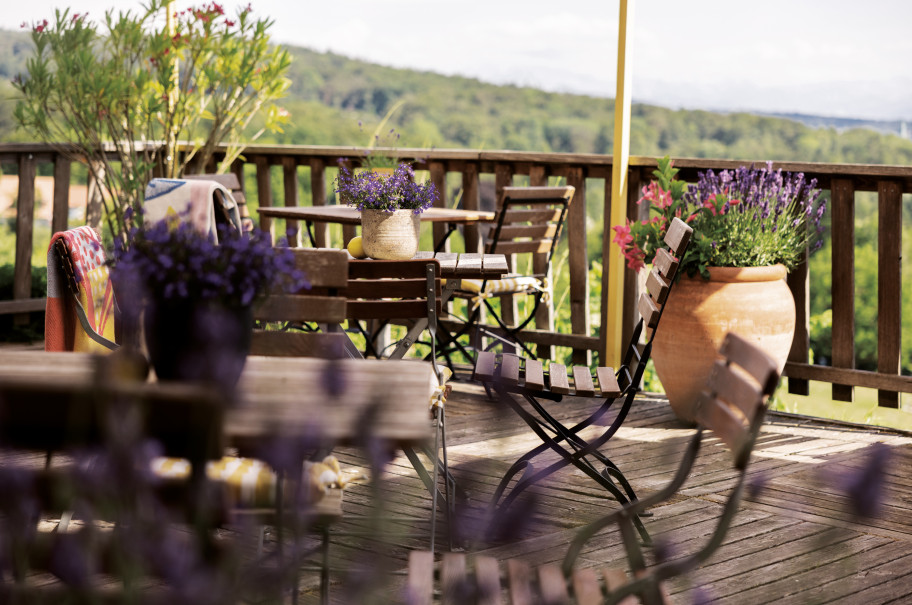 Begrünte Terrasse mit Ausblick