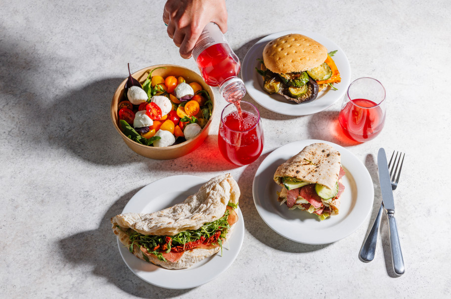 Angebot mit Sandwich und Salat