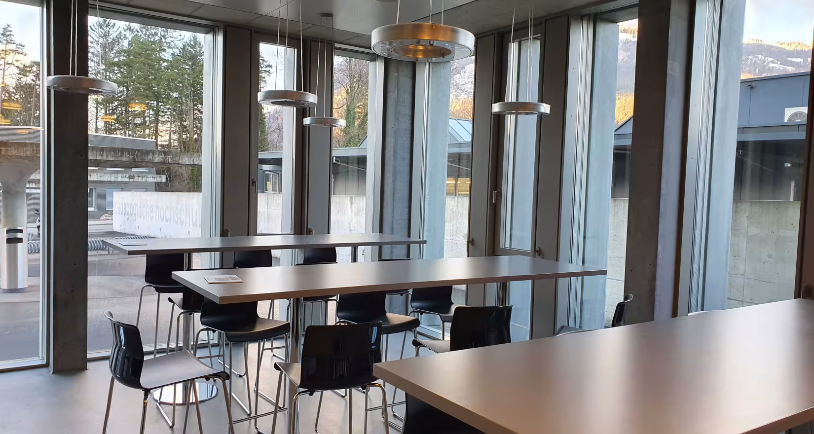 Aufnahme der Inneneinrichtung der Mensa in der Pädagogischen Hochschule Schwyz