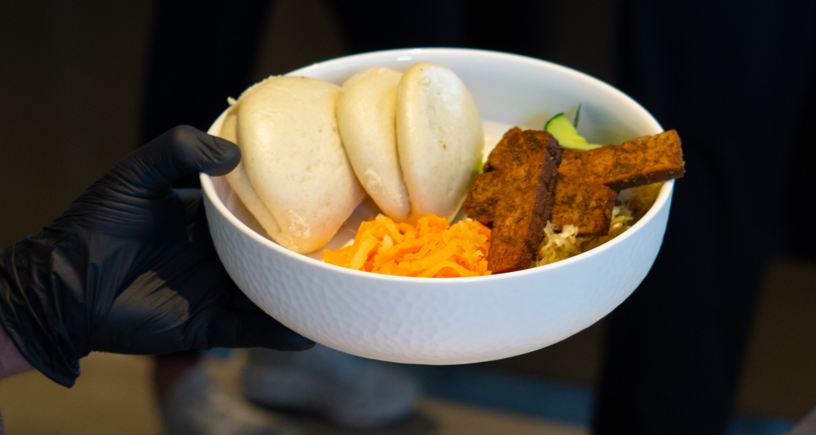 Bowl mit dekonstruiertem Bao Bun