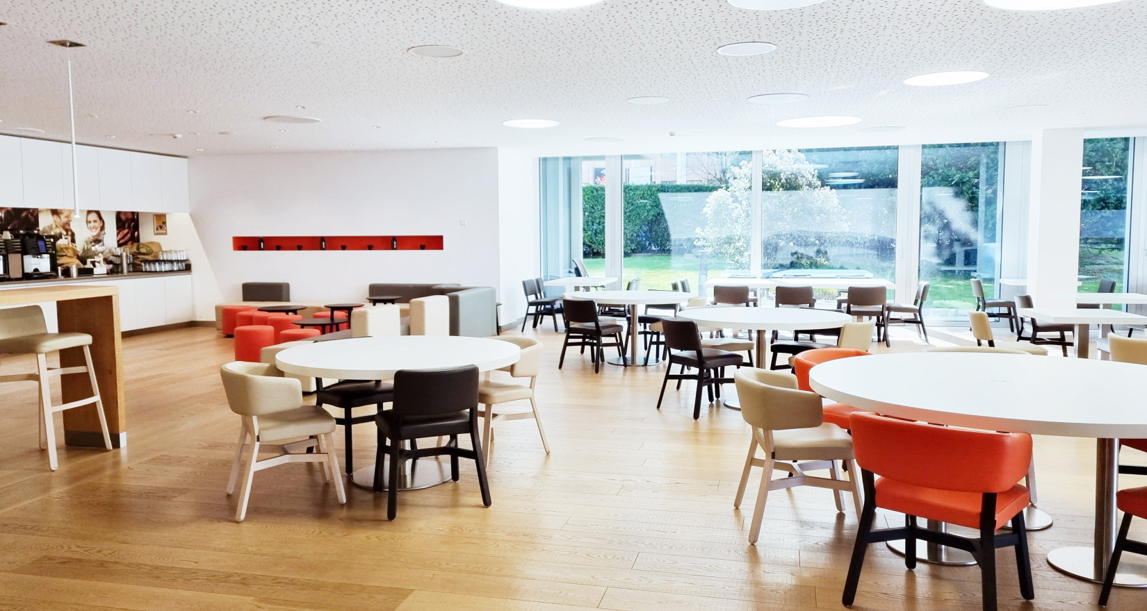 Innenansicht der Eventlocation iSensi im Nations Business Center
