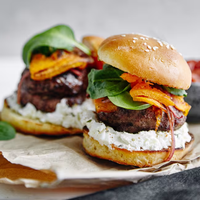 Zwei Rindfleisch-Burger