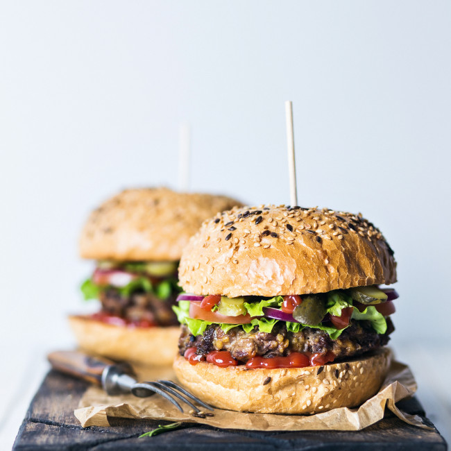 Zwei Rindshamburger