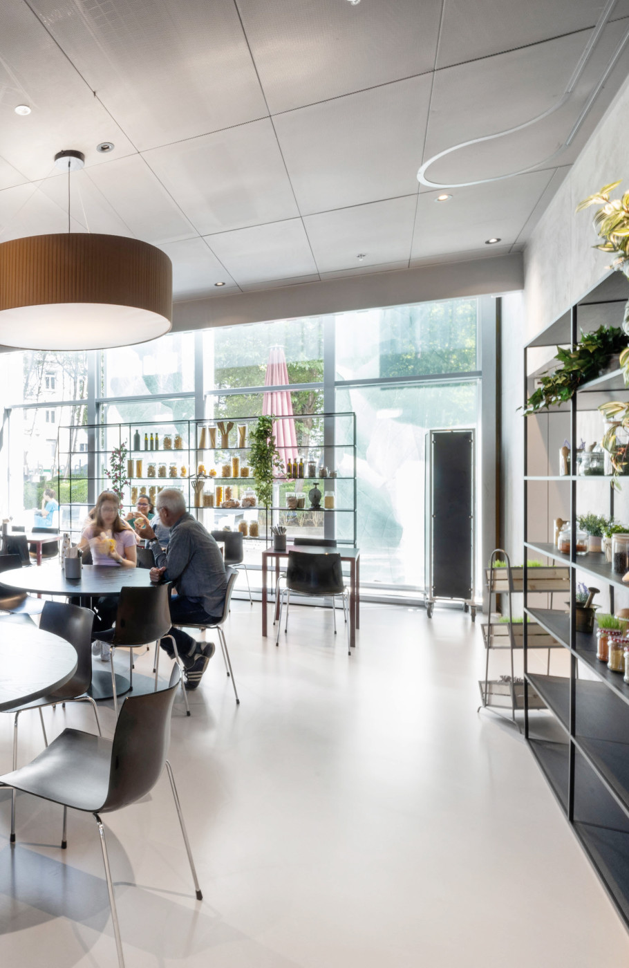 Innenaufannahme des Flavour Kitchen Werds