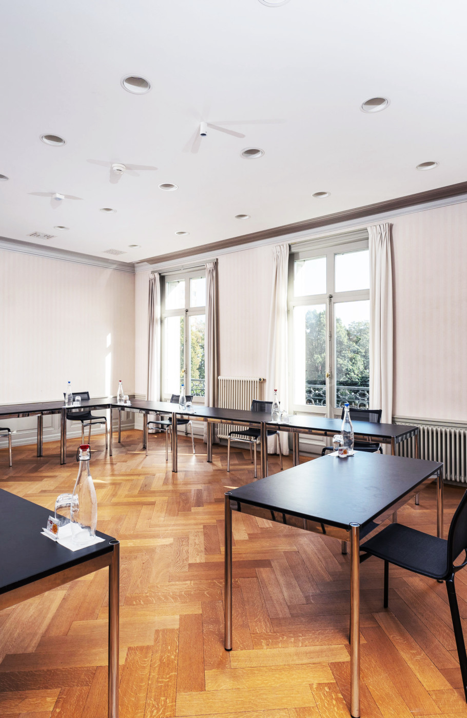 Innenansicht eines Seminarraums im Haus der Universität