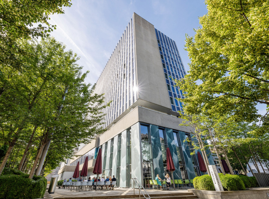 Aussenansicht des Restaurants Flavour Kitchen Werd in Zürich