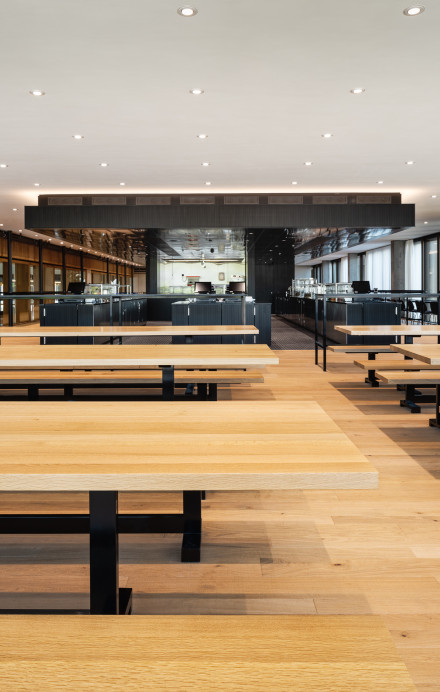 Aufnahme des Innenraums der Mensa FHNW Campus Muttenz