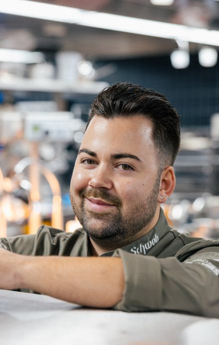 Küchenchef in einer Gastronomieküche
