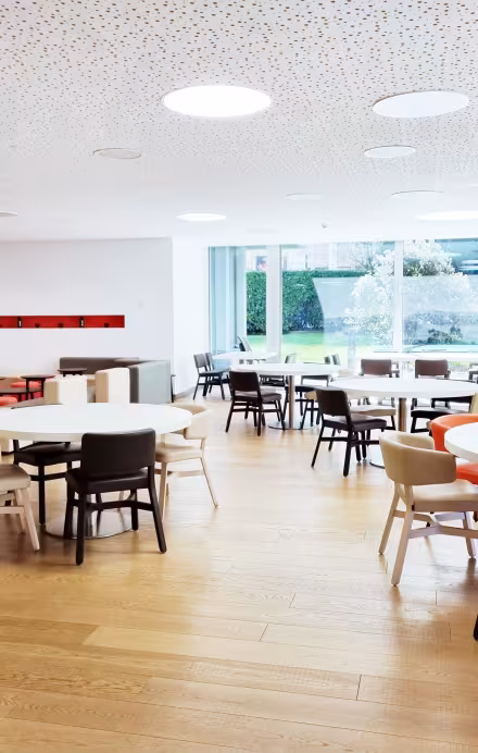 Innenansicht der Eventlocation iSensi im Nations Business Center