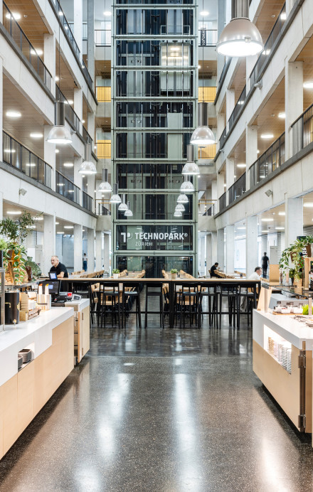 Ansicht Gastronomiebereich im ZFV Technopark Zürich